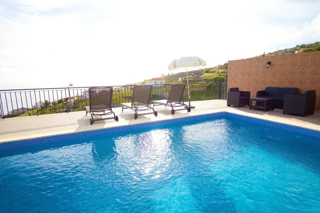 Casa Da Rainha Bungallow Estreito Da Calheta Exterior photo